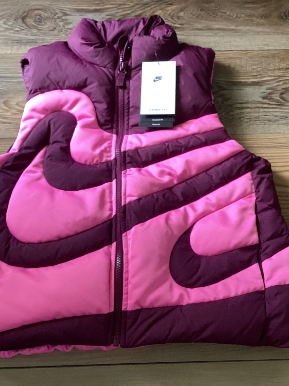 Nike Girls Swoosh Series Puffer Vest Size M(NWT)